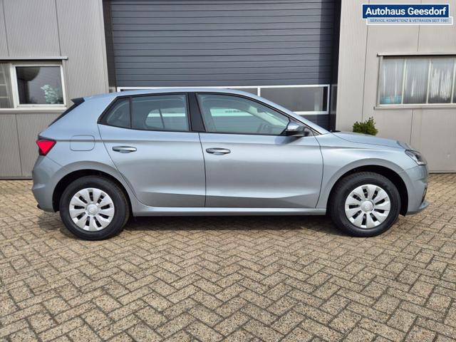 Skoda Fabia 1.0 TSI 95PS Selection 5-t&uuml;rig R&uuml;ckf.Kamera Parksensoren Sitzheizung Multifunktionslenkrad Klima Skoda-Radio Bluetooth Touchscreen Tempomat Nebelsch. Apple CarPlay + Android Auto 