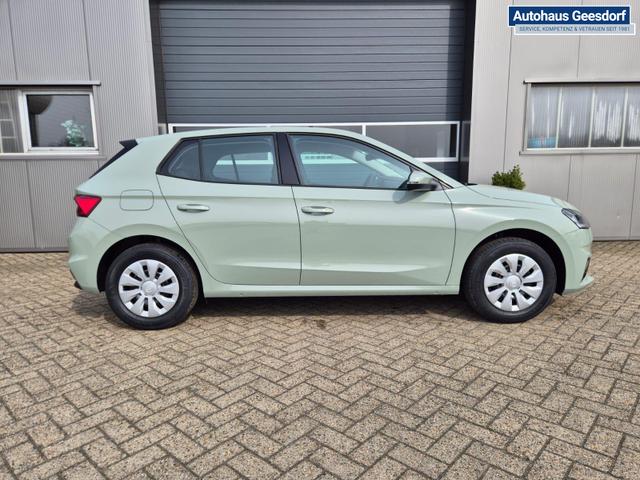 Skoda Fabia 1.0 TSI 95PS Selection 5-t&uuml;rig R&uuml;ckf.Kamera Parksensoren Sitzheizung Multifunktionslenkrad Klima Skoda-Radio Bluetooth Touchscreen Tempomat Nebelsch. Apple CarPlay + Android Auto 