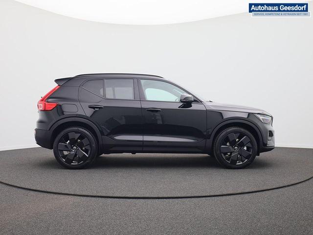 Volvo XC40 2.0 Black Edition Plus B4 Mild-Hybrid 197PS Automatik elektr. PanoDach R&uuml;ckf.Kamera PDC v+h ACC el.Heckklappe Harma/Kadon-Sound Klimaautomatik Sitzheizung Lenkradheizung Apple CarPlay Android Auto 20-LM 