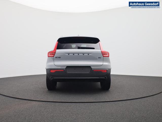 Volvo XC40 2.0 Black Edition Plus B4 Mild-Hybrid 197PS Automatik elektr. PanoDach R&uuml;ckf.Kamera PDC v+h ACC el.Heckklappe Harman/Kardon-Sound Klimaautomatik Sitzheizung Lenkradheizung Apple CarPlay Android Auto 20-LM 