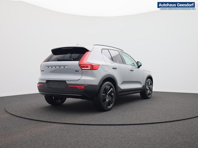 Volvo XC40 2.0 Black Edition Plus B4 Mild-Hybrid 197PS Automatik elektr. PanoDach R&uuml;ckf.Kamera PDC v+h ACC el.Heckklappe Harman/Kardon-Sound Klimaautomatik Sitzheizung Lenkradheizung Apple CarPlay Android Auto 20-LM 