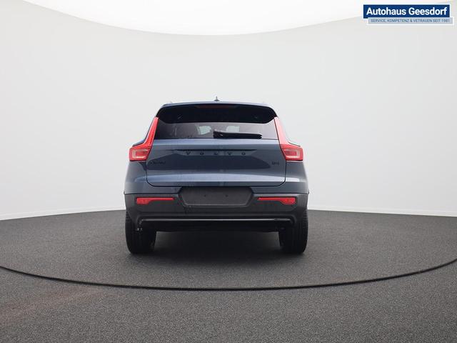 Volvo XC40 2.0 Black Edition Plus B4 Mild-Hybrid 197PS Automatik elektr. PanoDach R&uuml;ckf.Kamera PDC v+h ACC el.Heckklappe Harman/Kardon-Sound Klimaautomatik Sitzheizung Lenkradheizung Apple CarPlay Android Auto 20-LM 