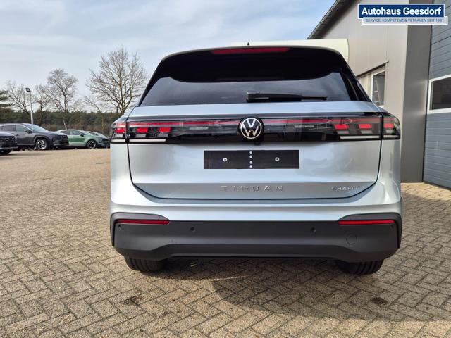 Volkswagen Tiguan Life 1,5 l eHybrid OPF 204PS DSG LED-Plus-Scheinw. elektr. Heckklappe Sitzheizung v+h Lenkradheizung Frontscheibe beheizb. R&uuml;ckf.Kamera Klimaautomatik VW-Radio Bluetooth wireless Apple CarPlay + Android Auto PDC ACC 2xKeyless Digital Cockpit 