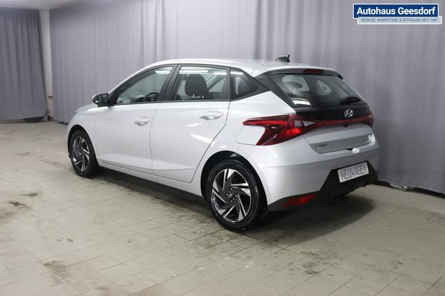 Hyundai i20 1.2 62kW FamilySleek Silver Metallic Stoff Schwarz
