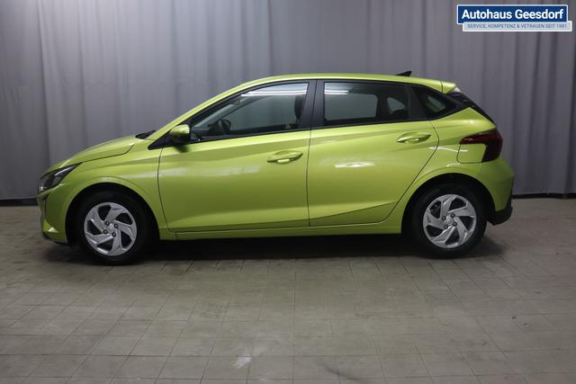 Hyundai i20 Comfort 1.2 58 kW (79 PS) Klimaanlage, Navigationssystem, Radio mit DAB, Apple CarPlay & Android Auto, Rückfahrkamera, Einparkhilfe hinten, Lichtsensor, Spurhalteassistent, Fernlichtassistent, Verkehrszeichenassistent uvm. 