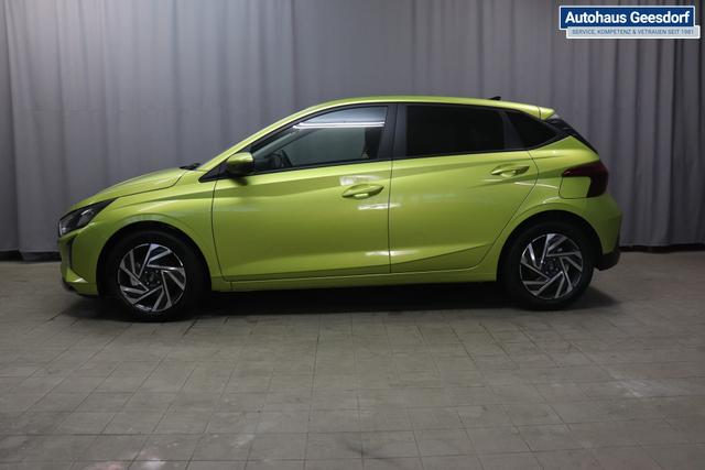 Hyundai i20 Family 1.0 T-GDI 73 kW (100 PS) Navigationssystem, Klimaautomatik, Sitzheizung, Lenkradheizung, Radio mit DAB, Apple CarPlay & Android Auto, Rückfahrkamera, Einparkhilfe hinten, Lichtsensor, Spurassistent, Fernlichtassistent, Verkehrszeichenassistent uvm. 