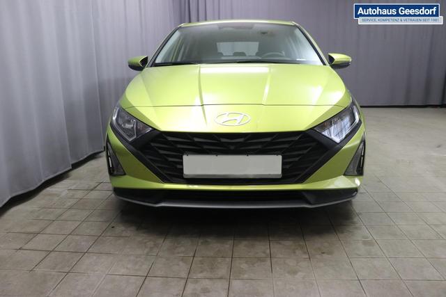 Hyundai i20 Comfort 1.2 58 kW (79 PS) Klimaanlage, Navigationssystem, Radio mit DAB, Apple CarPlay & Android Auto, Rückfahrkamera, Einparkhilfe hinten, Lichtsensor, Spurhalteassistent, Fernlichtassistent, Verkehrszeichenassistent uvm. 