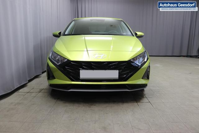 Hyundai i20 Family 1.0 T-GDI 73 kW (100 PS) Navigationssystem, Klimaautomatik, Sitzheizung, Lenkradheizung, Radio mit DAB, Apple CarPlay & Android Auto, Rückfahrkamera, Einparkhilfe hinten, Lichtsensor, Spurassistent, Fernlichtassistent, Verkehrszeichenassistent uvm. 