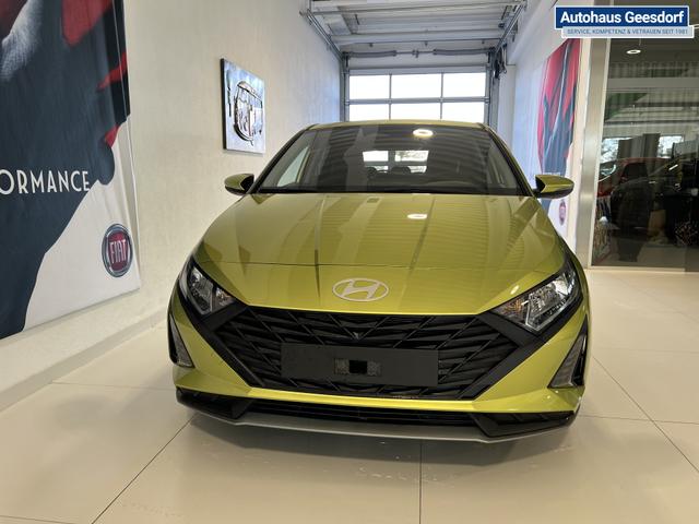 Hyundai i20 1,2 Family Lucid Lime metallic