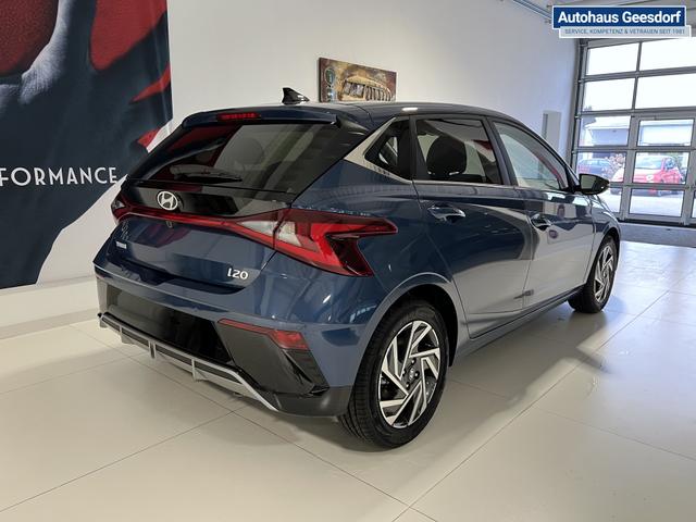 Hyundai i20 GO Plus Vibrant Blue, Beispielbilder, ggf. teilweise mit Sonderausstattung