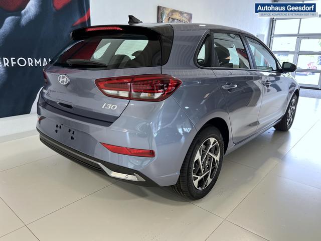 Hyundai i30 GO Meta Blue Pearl