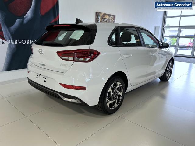 Hyundai i30 GO Atlas White