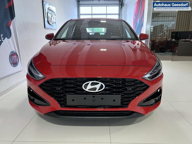 Hyundai i30 Go Engine Red