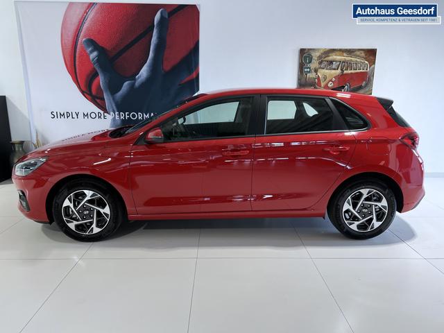 Hyundai i30 Go Engine Red