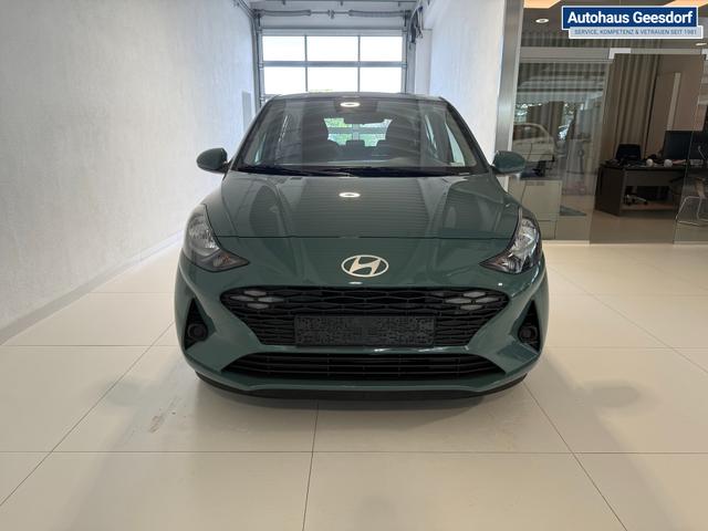 Hyundai i10 GO Mangrove Green