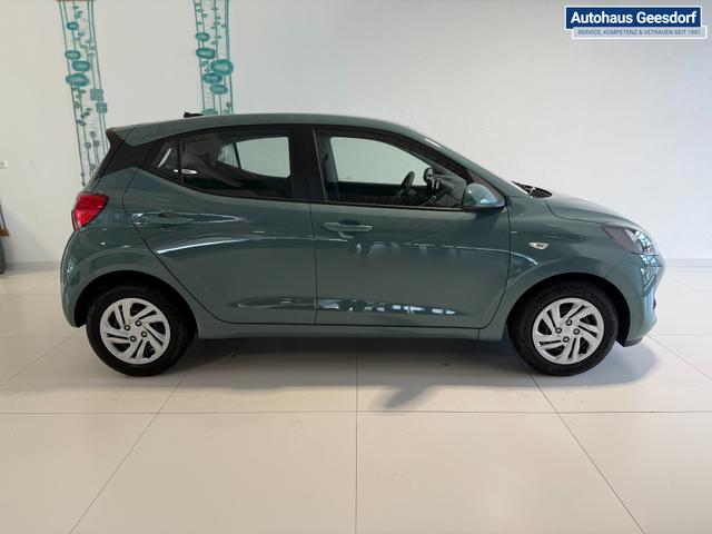 Hyundai i10 GO Mangrove Green