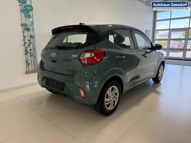 Hyundai i10 GO Mangrove Green