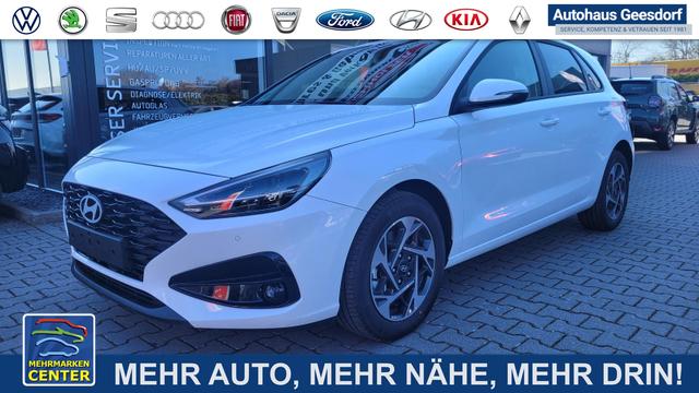 Gebrauchtfahrzeug Hyundai i30 - Familiy HB 1.5 MJ25 Navi LED Shzg PDCv&h Cam 16