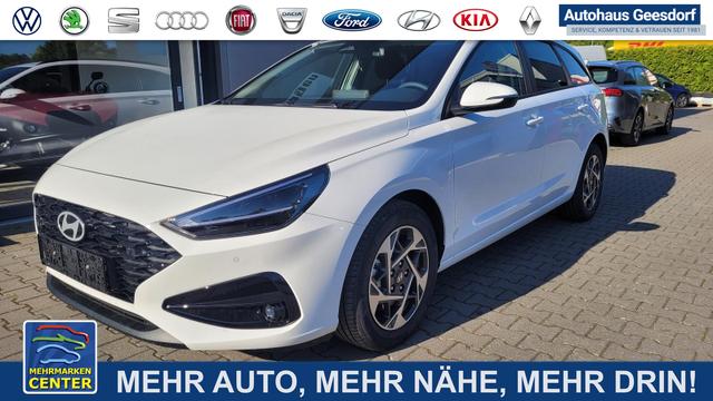 Gebrauchtfahrzeug Hyundai i30 Kombi - Smart SW 1.5 MJ25 Navi LED Shzg PDCv&h Cam 16