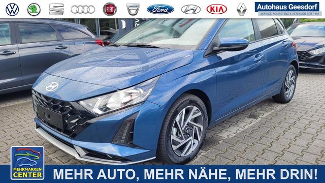 Lagerfahrzeug Hyundai i20 - Family Family Navi Shzg Lhzg PDC Cam 16Zoll ACA 