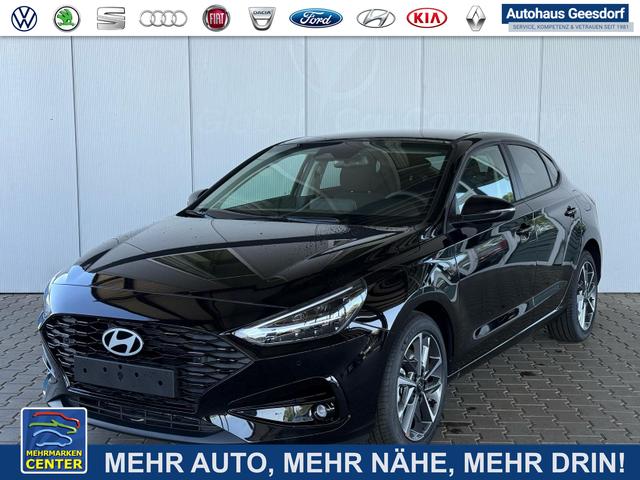 Gebrauchtfahrzeug Hyundai i30 Fastback - 1.5 T-GDi MHEV 7DCT Prime / Navi Einparkhilfe V H mit Kamera Keyless entry & go LED-Scheinw.