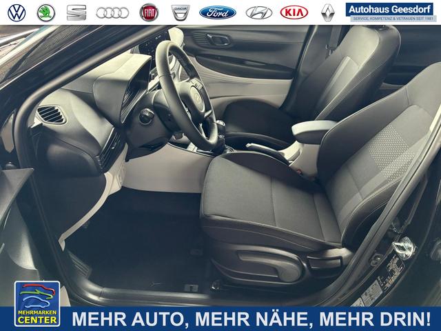 Vorlauffahrzeug Hyundai i20 - Pure 1.2 MPI / Navi PDC Hinten   Kamera Abgedunkelte Scheiben Tempomat Alu 16"