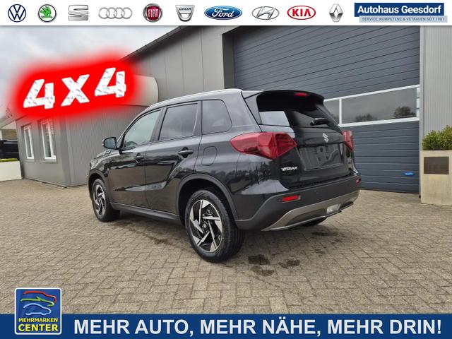 Lagerfahrzeug Suzuki Vitara - Comfort  129PS HYBRID 4x4 ALLGRIP 1.4 Boosterjet Allrad elektr. PanoDach Teilleder mit Alcantara Navi Klimaautomatik Sitzheizung ACC PDC v h Rückf.Kamera Suzuki-Radio Apple CarPlay Android Auto Touchscreen 2xKeyless 17-LM