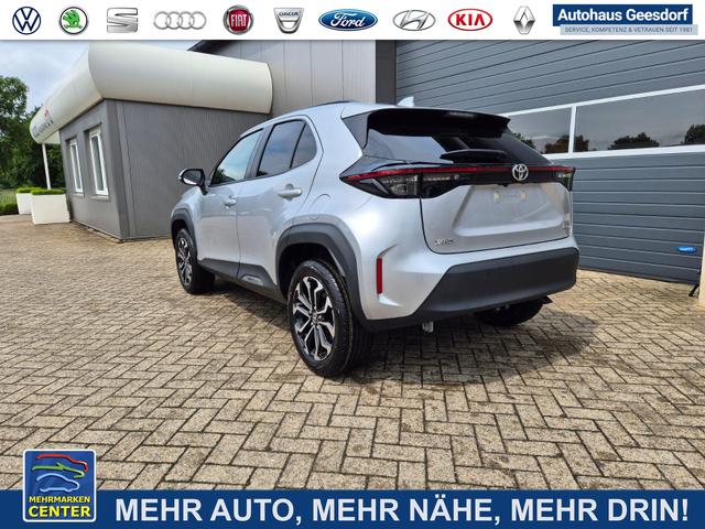 Lagerfahrzeug Toyota Yaris Cross - 1.5VVT-iE 130PS Automatik Teamplayer Klimaautomatik Sitzheizung Lenkradheizung PDC v h R&uuml;ckf.Kamera 17-LM abged.Scheiben 2xKeyless DAB  Bluetooth Touchscreen Apple CarPlay Android Auto
