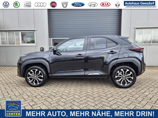 Lagerfahrzeug Toyota Yaris Cross - 1.5VVT-iE 130PS Automatik Teamplayer Klimaautomatik Sitzheizung Lenkradheizung PDC v h Rückf.Kamera 17-LM abged.Scheiben 2xKeyless DAB  Bluetooth Touchscreen Apple CarPlay Android Auto