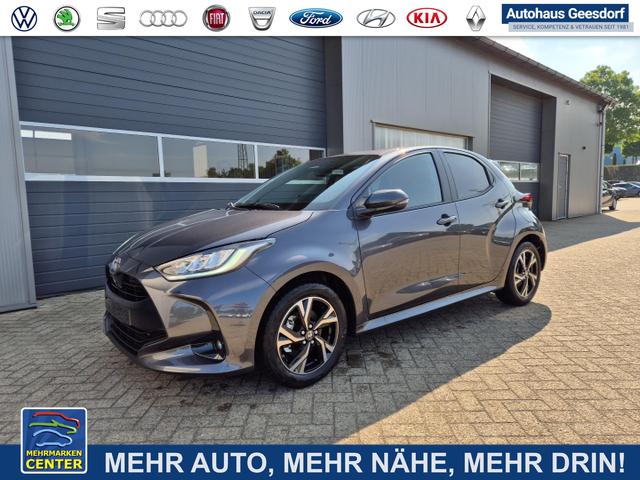 Lagerfahrzeug Toyota Yaris - 1.5VVT-iE 116PS Automatik Teamplayer Klimaautomatik Sitzheizung Lenkradheizung Rückf.Kamera 16-LM abged.Scheiben 2xKeyless DAB  Bluetooth Touchscreen Apple CarPlay Android Auto ACC