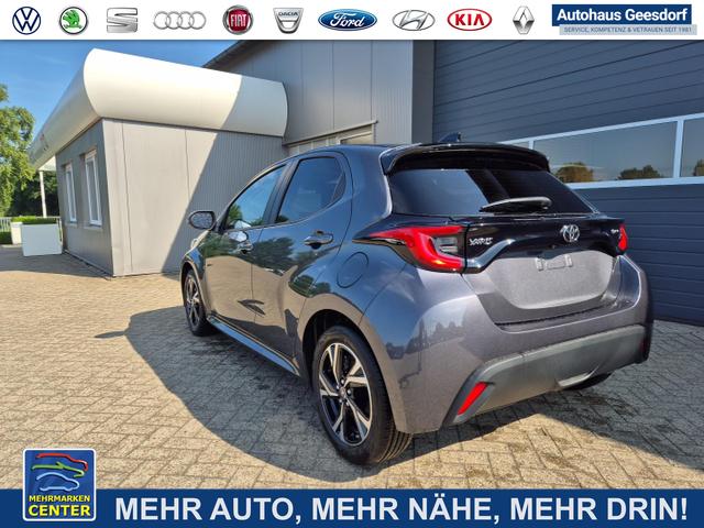 Lagerfahrzeug Toyota Yaris - 1.5VVT-iE 116PS Automatik Teamplayer Klimaautomatik Sitzheizung Lenkradheizung Rückf.Kamera 16-LM abged.Scheiben 2xKeyless DAB  Bluetooth Touchscreen Apple CarPlay Android Auto ACC