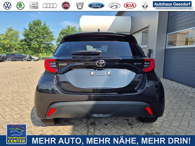 Lagerfahrzeug Toyota Yaris - 1.5VVT-iE 116PS Automatik Teamplayer Klimaautomatik Sitzheizung Lenkradheizung Rückf.Kamera 16-LM abged.Scheiben 2xKeyless DAB  Bluetooth Touchscreen Apple CarPlay Android Auto ACC