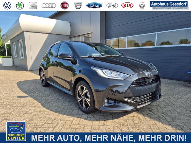 Lagerfahrzeug Toyota Yaris - 1.5VVT-iE 116PS Automatik Teamplayer Klimaautomatik Sitzheizung Lenkradheizung Rückf.Kamera 16-LM abged.Scheiben 2xKeyless DAB  Bluetooth Touchscreen Apple CarPlay Android Auto ACC