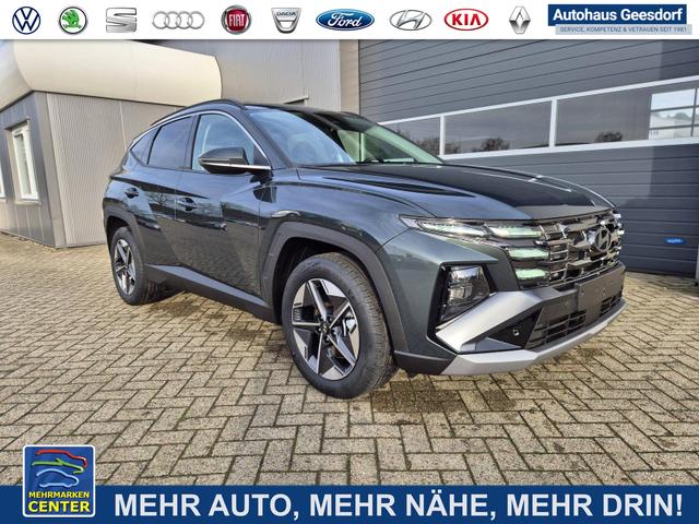 Lagerfahrzeug Hyundai TUCSON - Trend 1.6 T-GDI 150PS Automatik TZ 2026 Teil-Leder Sitzheizung v h Lenkradheizung Klimaautomatik Navi Touchscreen DAB  Apple CarPlay   Android Auto PDC R&uuml;ckf.-Kamera Matrix-LED-Scheinw.