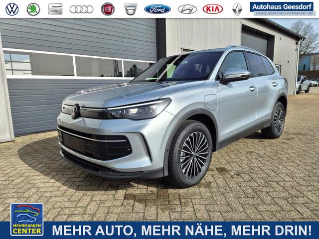 Lagerfahrzeug Volkswagen Tiguan - Life 1,5 l eHybrid OPF 204PS DSG Design Paket "Dark" LED-Plus-Scheinw. elektr. Heckklappe Sitzheizung v h Lenkradheizung Frontscheibe beheizb. R&uuml;ckf.Kamera Klimaautomatik VW-Radio Bluetooth wireless Apple CarPlay   Android Auto PDC ACC 2xKeyl