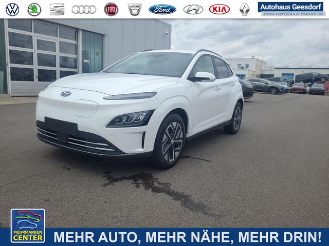 Lagerfahrzeug Hyundai KONA - Trend Elektro 150 kW (204 PS) Navigations-Paket, Klimaautomatik, Radio mit DAB, Apple CarPlay, Android Auto, Bluetooth Freisprecheinrichtung, Rückfahrkamera, Lenkradheizung, Sitzheizung, Lichtsensor, Regensensor, Voll-LED-Scheinwerfer, Einparkhilfe vorne, 17"