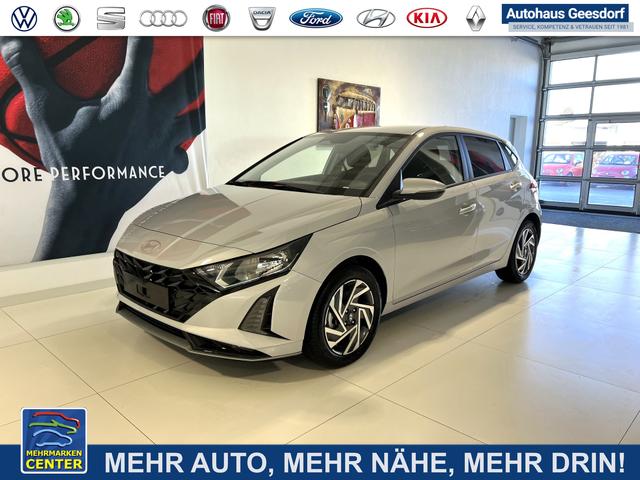 Lagerfahrzeug Hyundai i20 - Family 1.0 T-GDI 73 kW (100 PS) Navigationssystem, Klimaautomatik, Sitzheizung, Lenkradheizung, Radio mit DAB, Apple CarPlay & Android Auto, Rückfahrkamera, Einparkhilfe hinten, Lichtsensor, Spurassistent, Fernlichtassistent, Verkehrszeichenassistent uvm.