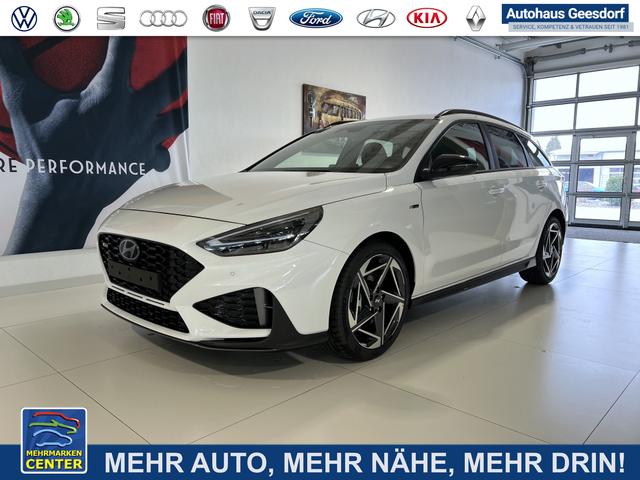 Lagerfahrzeug Hyundai i30 - N Line 1.5 T-GDI 48V 7DCT 103 kW / 140 PS Adaptiver Tempomat, Toter-Winkel-Assistent, 2-Zonen Klimaautomatik, Lenkradheizung, Sitzheizung, Navigationssystem, Radio DAB, Apple CarPlay, Android Auto, Induktionsladen, 18" Leichtmetallfelgen, uvm.