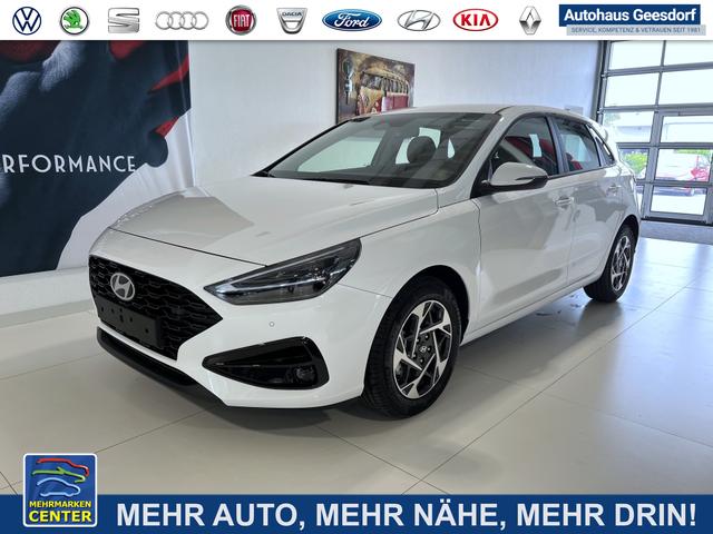 Lagerfahrzeug Hyundai i30 - GO 1.0 T-GDI 73 kW (100 PS) 2-Zonen-Klimaautomatik, Einparkhilfe vorne und hinten, Rückfahrkamera, LED-Scheinwerfer, Sitzheizung, Lenkradheizung, Navigationssystem, Radio mit DAB, Apple CarPlay, Android Auto, 16 Zoll Leichtmetallfelgen, uvm.