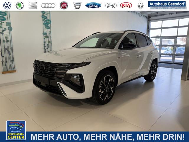 Lagerfahrzeug Hyundai TUCSON - N Line 1.6 T-GDI Hybrid 4WD AT 176kW / 239PS 2-Zonen-Klimaautomatik, Sitzheizung, Lenkradheizung, Navigationssystem, DAB, Android Auto, Apple CarPlay, R&uuml;ckfahrkamera, Head-up Display, Krell Sound System, 19 Zoll Leichtmetallfelgen, uvm.