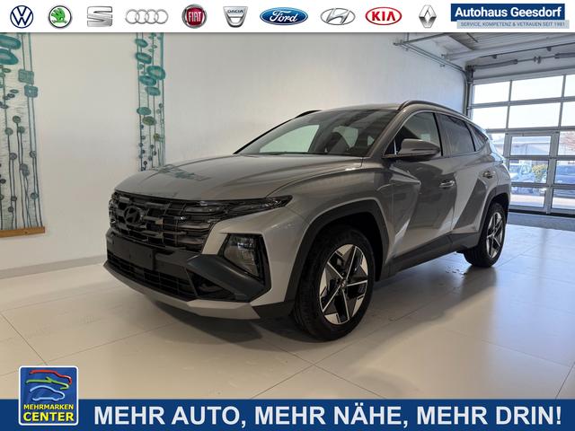 Lagerfahrzeug Hyundai TUCSON - GO 1.6 T-GDI 2WD DCT 110 kW (150 PS) 2-Zonen-Klimaautomatik, Sitzheizung, Lenkradheizung, Navigationssystem, DAB, Android Auto, Apple CarPlay, R&uuml;ckfahrkamera, Einparkhilfe vorne und hinten, 18 Zoll Leichtmetallfelgen, uvm.
