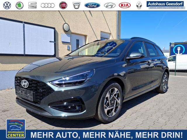 Lagerfahrzeug Hyundai i30 - Family Facelift Navi Kamera SHZ Tempomat PDC v h