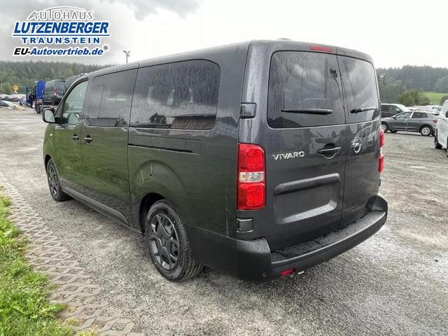 Opel Vivaro Kombi XL 9-Sitzer 2.2 Diesel 132 KW (179 PS) 8-Gang Automatik 