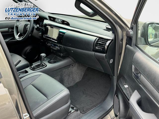 Reimport Toyota Hilux INVINCIBLE Double Cab 2.8 D-4D 4x4 kaufen