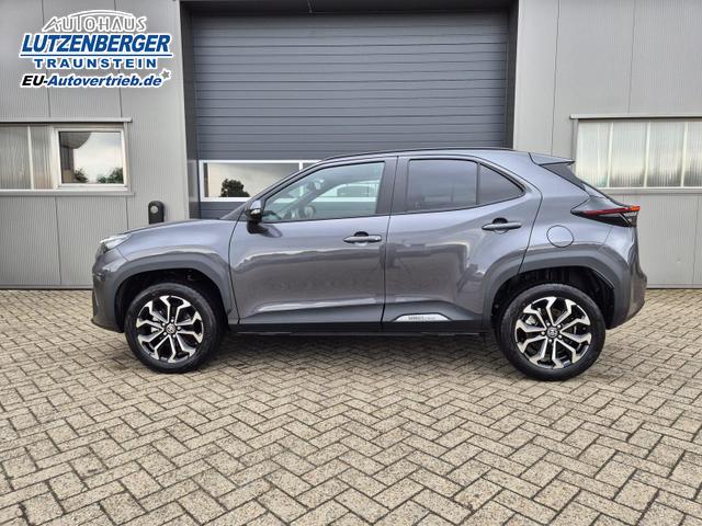 Toyota Yaris Cross 1.5VVT-iE 130PS Automatik Teamplayer Klimaautomatik Sitzheizung Lenkradheizung PDC v+h Rückf.Kamera 17-LM abged.Scheiben 2xKeyless DAB+ Bluetooth Touchscreen Apple CarPlay Android Auto 