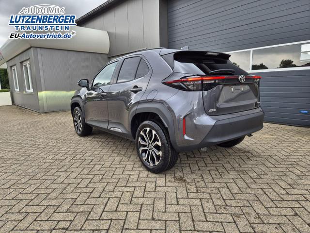 Toyota Yaris Cross 1.5VVT-iE 130PS Automatik Teamplayer Klimaautomatik Sitzheizung Lenkradheizung PDC v+h Rückf.Kamera 17-LM abged.Scheiben 2xKeyless DAB+ Bluetooth Touchscreen Apple CarPlay Android Auto 