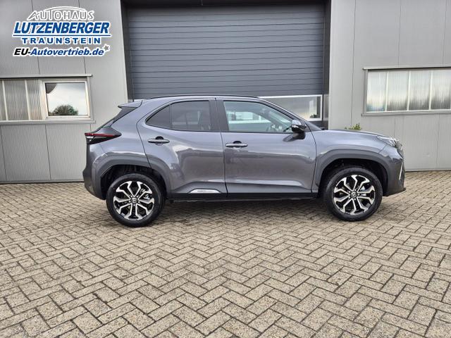 Toyota Yaris Cross 1.5VVT-iE 130PS Automatik Teamplayer Klimaautomatik Sitzheizung Lenkradheizung PDC v+h Rückf.Kamera 17-LM abged.Scheiben 2xKeyless DAB+ Bluetooth Touchscreen Apple CarPlay Android Auto 