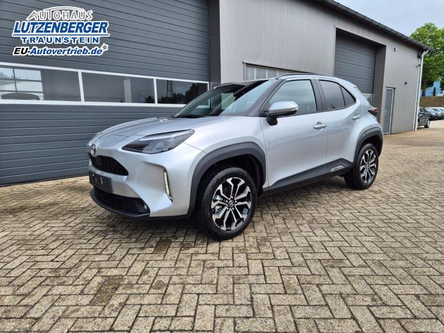 Toyota Yaris Cross 1.5VVT-iE 130PS Automatik Teamplayer Klimaautomatik Sitzheizung Lenkradheizung PDC v+h R&uuml;ckf.Kamera 17-LM abged.Scheiben 2xKeyless DAB+ Bluetooth Touchscreen Apple CarPlay Android Auto 
