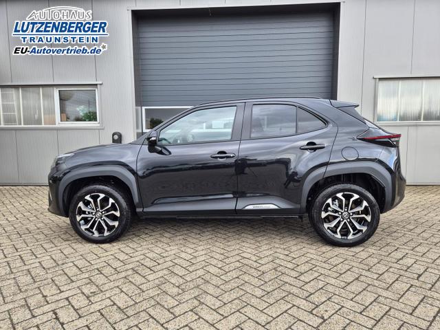 Toyota Yaris Cross 1.5VVT-iE 130PS Automatik Teamplayer Klimaautomatik Sitzheizung Lenkradheizung PDC v+h Rückf.Kamera 17-LM abged.Scheiben 2xKeyless DAB+ Bluetooth Touchscreen Apple CarPlay Android Auto 