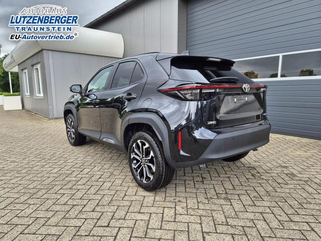 Toyota Yaris Cross 1.5VVT-iE 130PS Automatik Teamplayer Klimaautomatik Sitzheizung Lenkradheizung PDC v+h Rückf.Kamera 17-LM abged.Scheiben 2xKeyless DAB+ Bluetooth Touchscreen Apple CarPlay Android Auto 